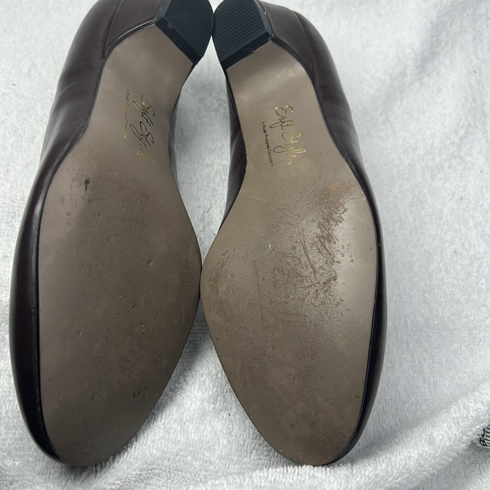 Soft Style, brown, 1 inch loafer- pre-loved - Picture 6 of 6